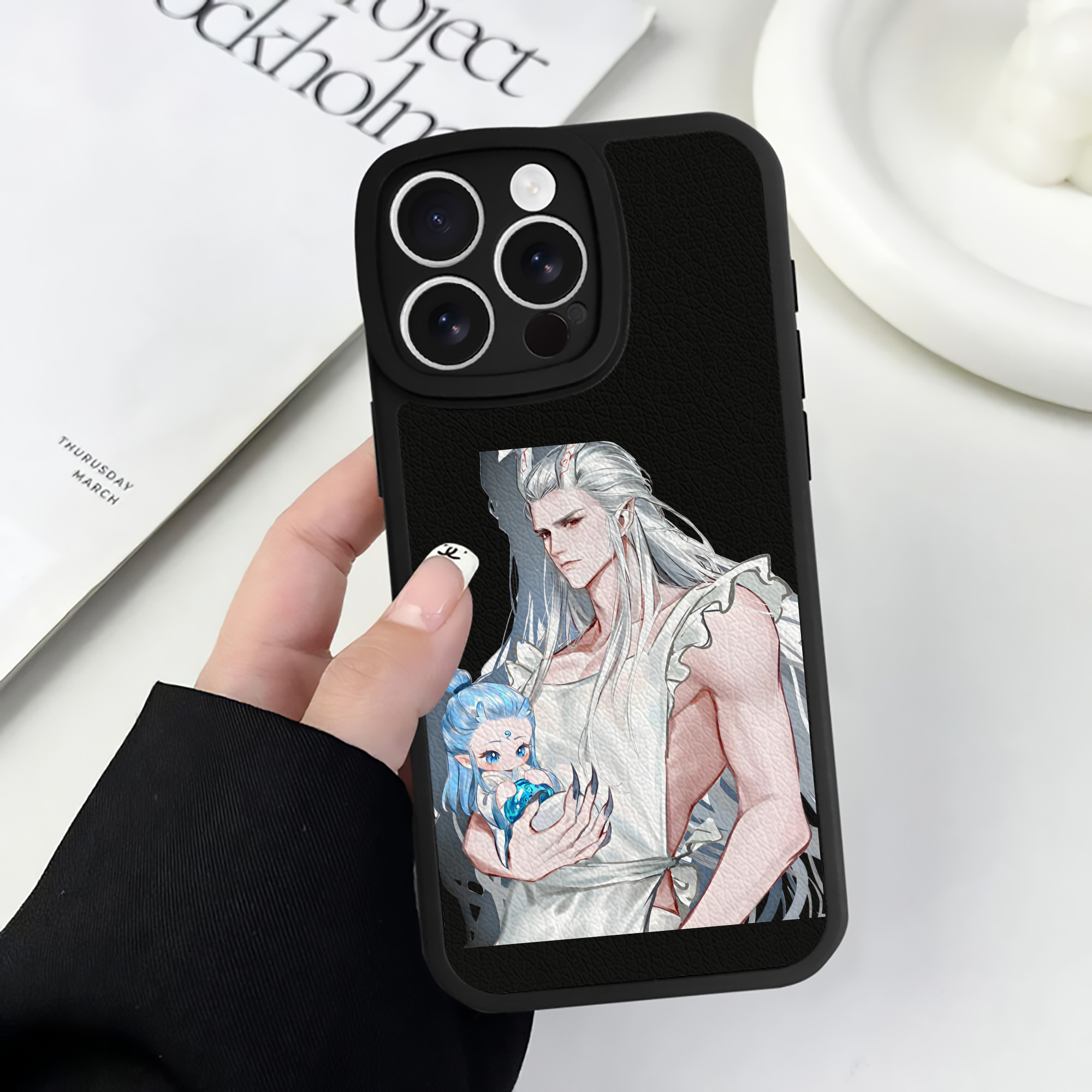 （画像用） Ne Zha 2 ナタ 魔童の大暴れ 【iPhone 16シリーズ対応】シリコンスマホケース（レザー調） 材質：シリコン